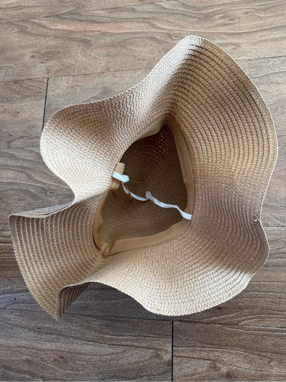SHEIN Beige Straw Sun Hat with Bow and Matching Straw Clutch - Picture 4 of 6